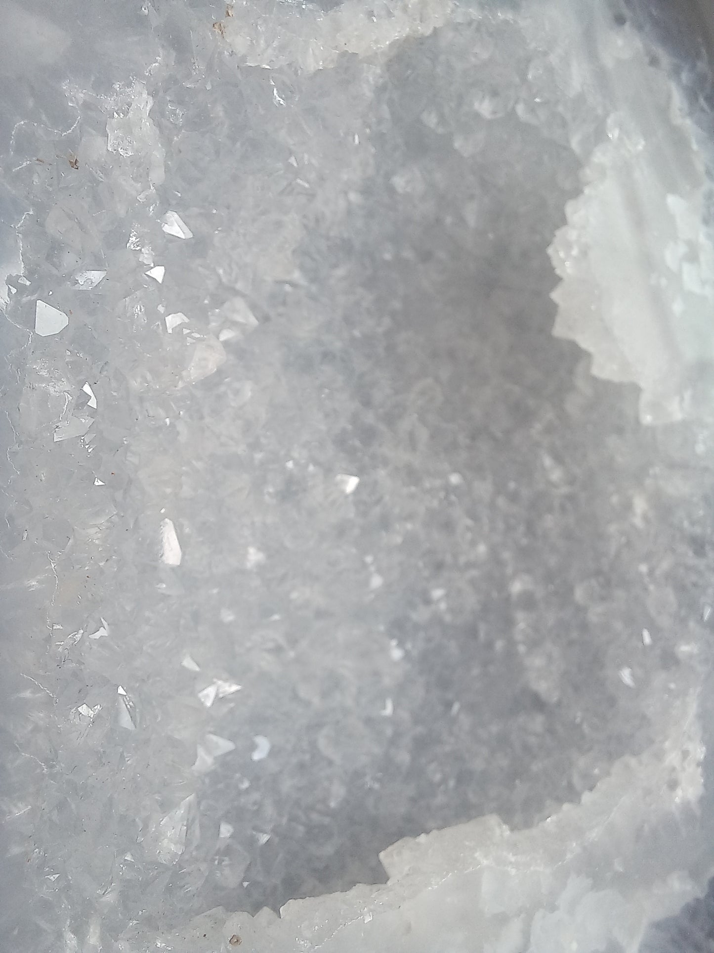 Agaat geode op standaard