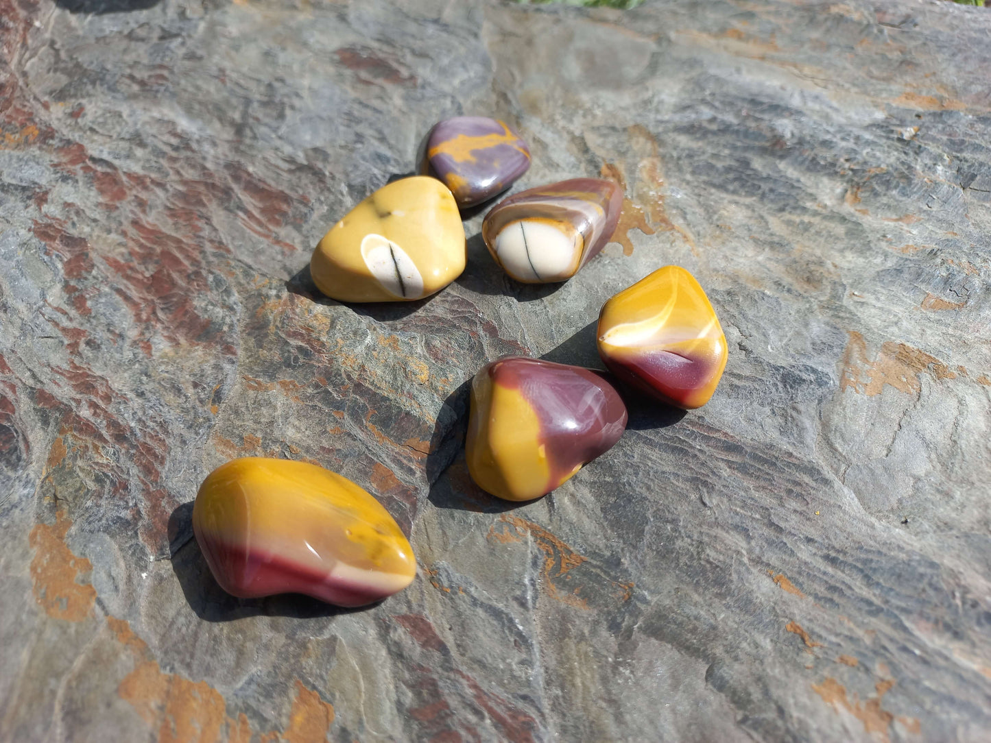 Mookaiet jaspis trommelsteen