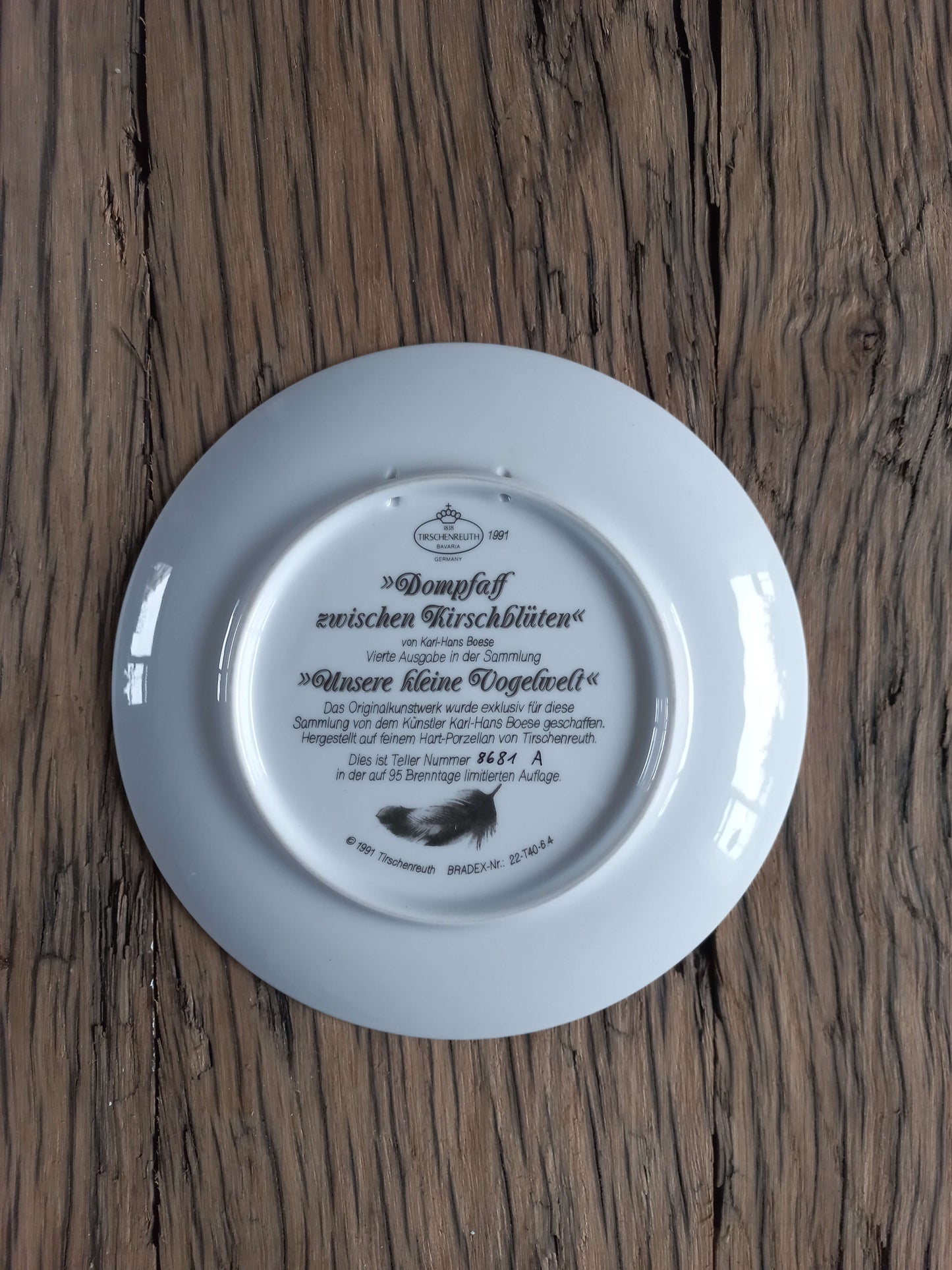 Dompfaff zwischen Kirschblüten- Karl-Hans Boese